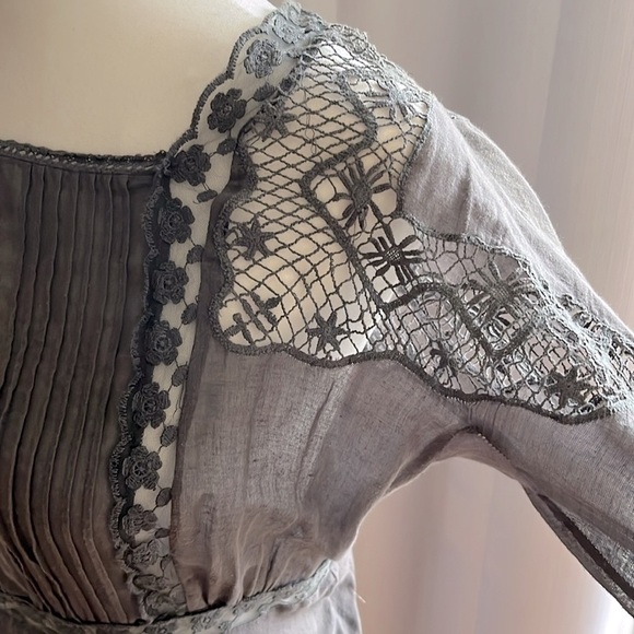 Blue (French brand) S/M gray sheer cotton embroidery dress 3/4 sleeve NWT beauty - Picture 3 of 10